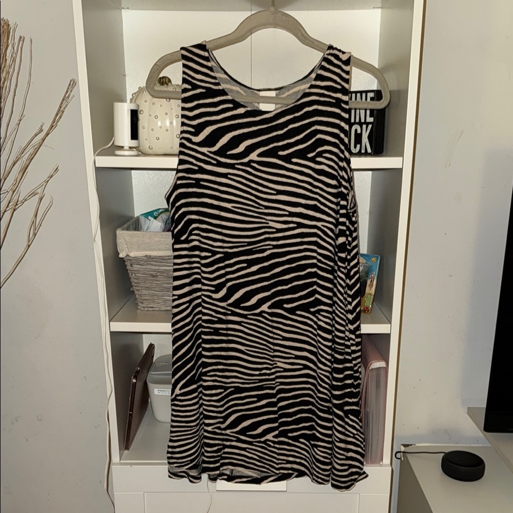 H&M Black and Beige Sleeveless Sundress